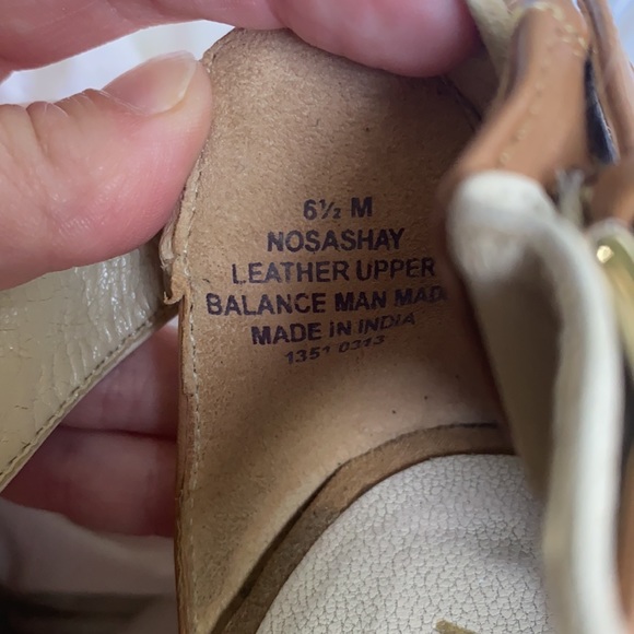 Nine West two-toned Heels - Picture 4 of 4